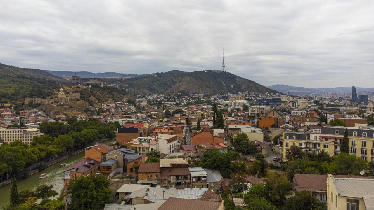 Family Hotel Avlabar Tbilisi Ngoại thất bức ảnh